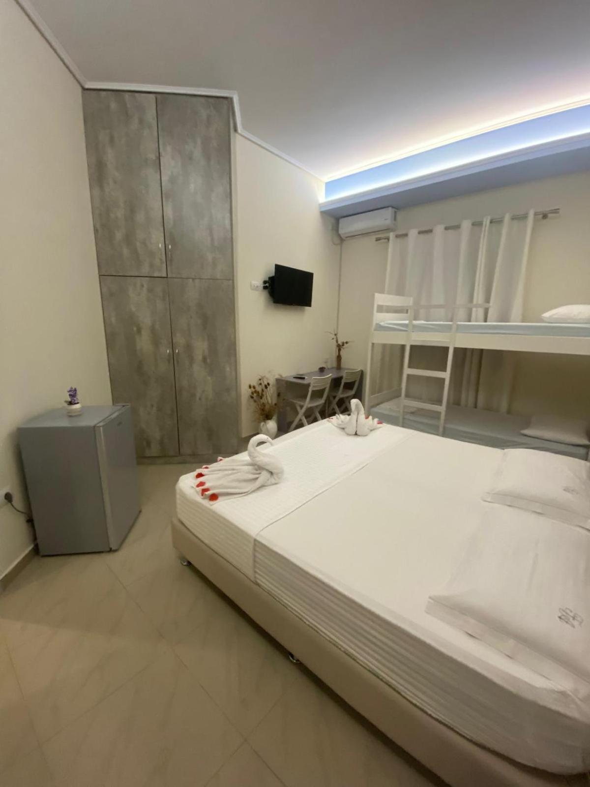 Fa_Holidays Vlorë Buitenkant foto