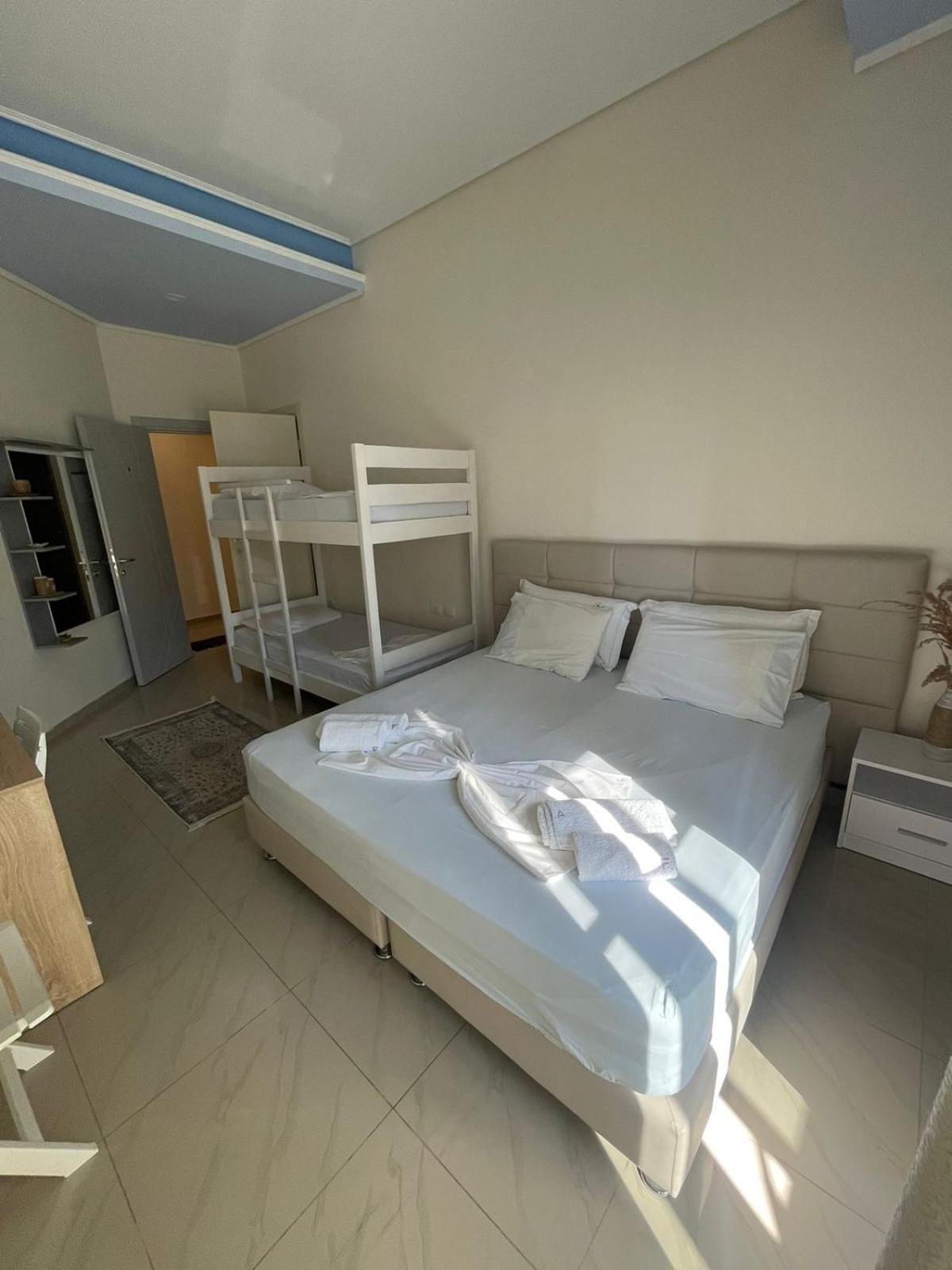 Fa_Holidays Vlorë Buitenkant foto